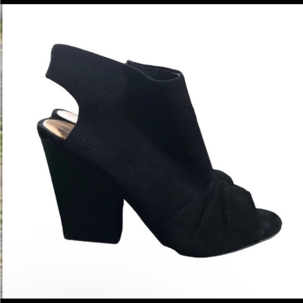 SALE Vince Camuto Kentvi Perforated Black Suede Open Toe Sandal Booties Size 7.5